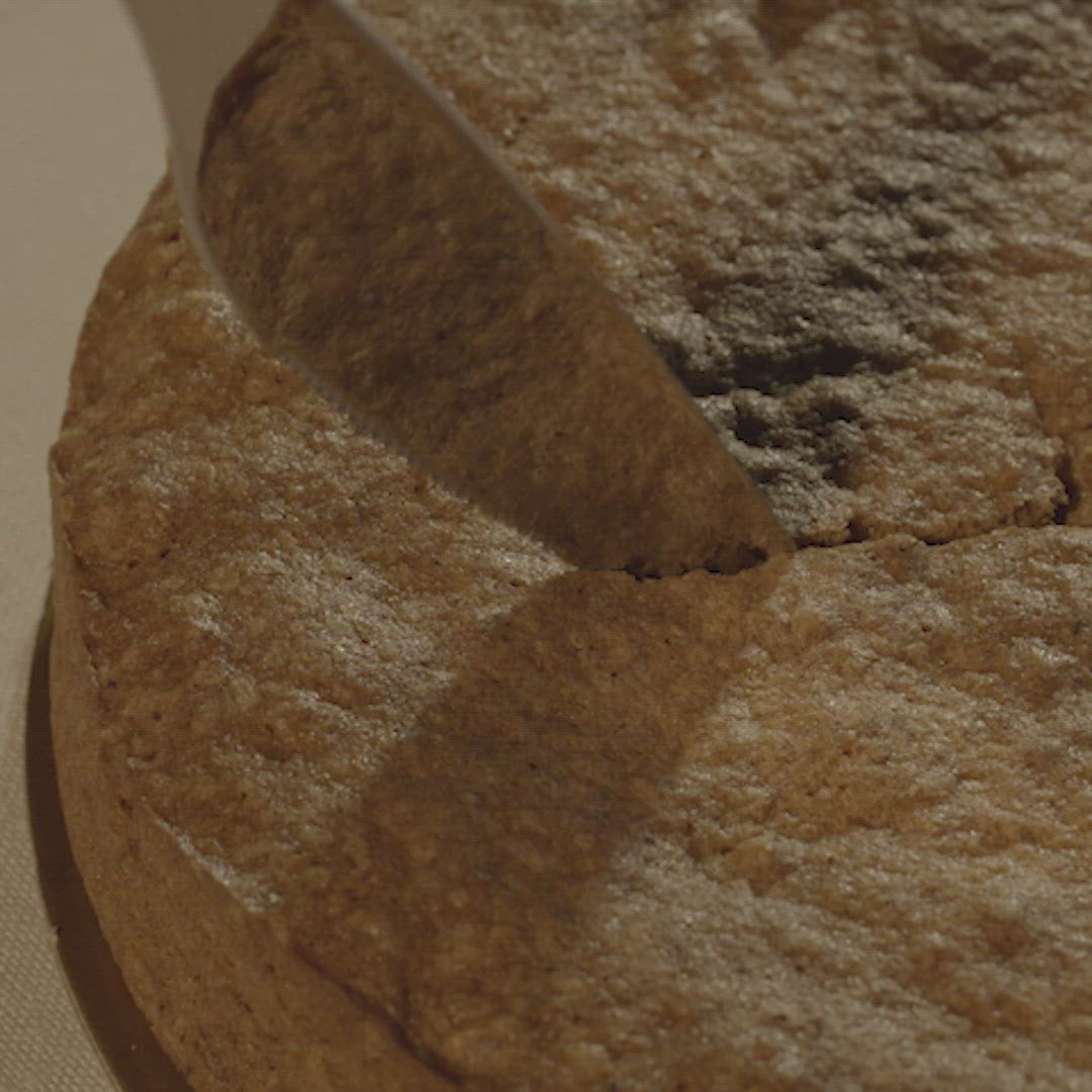 Tastëlanghe Classic Hazelnut Cake