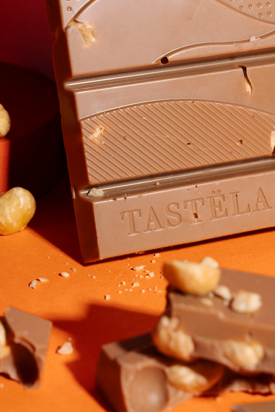 4 tabletas de Chocolate con Avellanas del Piamonte IGP "Tostadas" Enteras