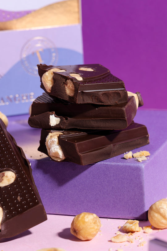 4 tabletas de Chocolate con Avellanas del Piamonte IGP "Tostadas" Enteras
