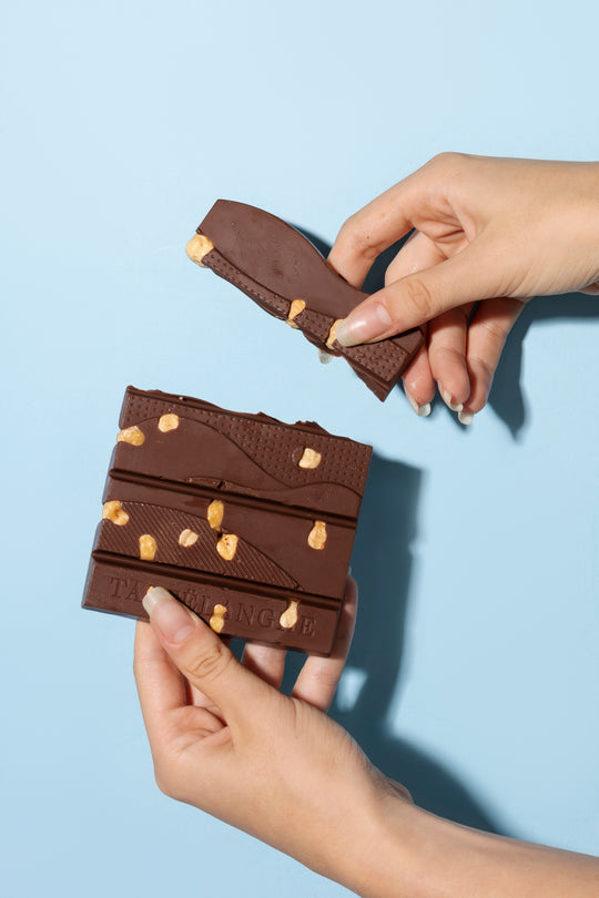 4 tabletas de Chocolate con Avellanas del Piamonte IGP "Tostadas" Enteras