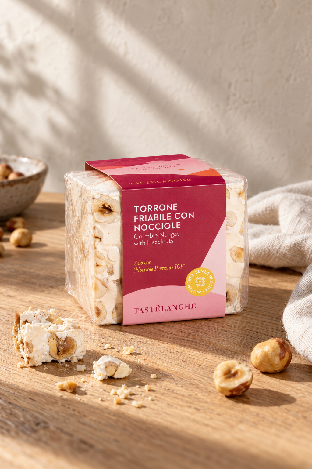 Cubotto Torrone Friabile con Nocciola Piemonte IGP | 250g — ambientazione fotografica 4