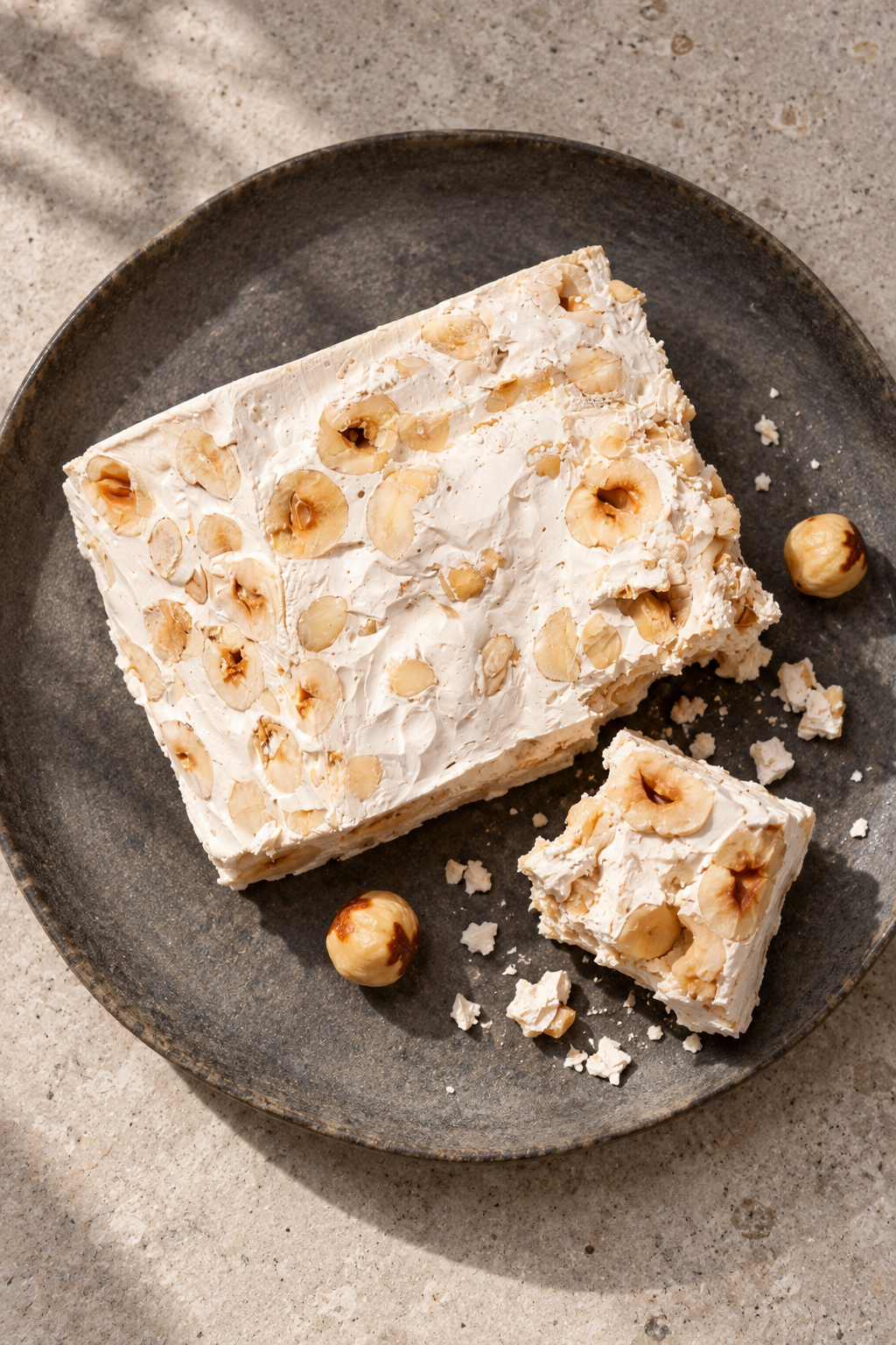 Cubotto Torrone Friabile con Nocciola Piemonte IGP | 250g — ambientazione fotografica 5