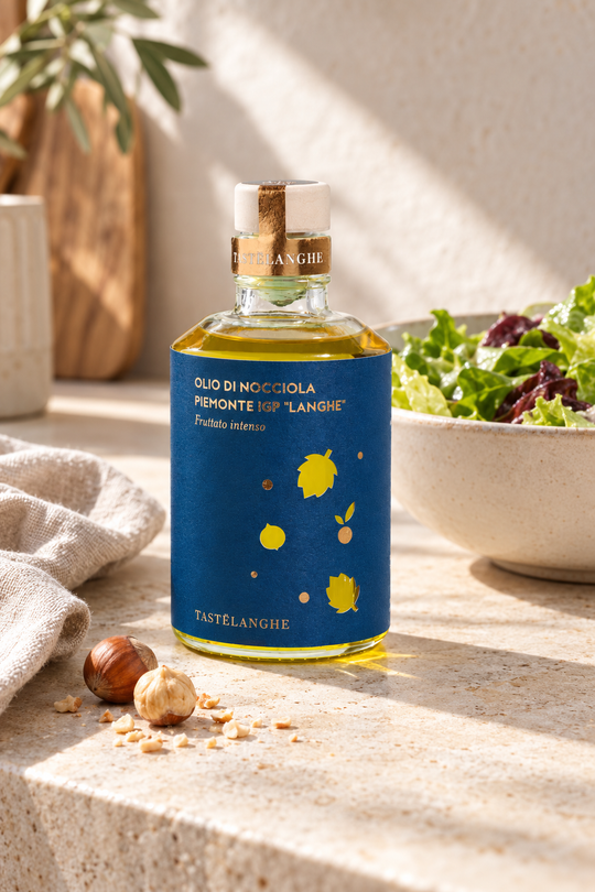 1 Olio di Nocciola Piemonte I.G.P. delle Langhe | 250ml — ambientazione fotografica 5
